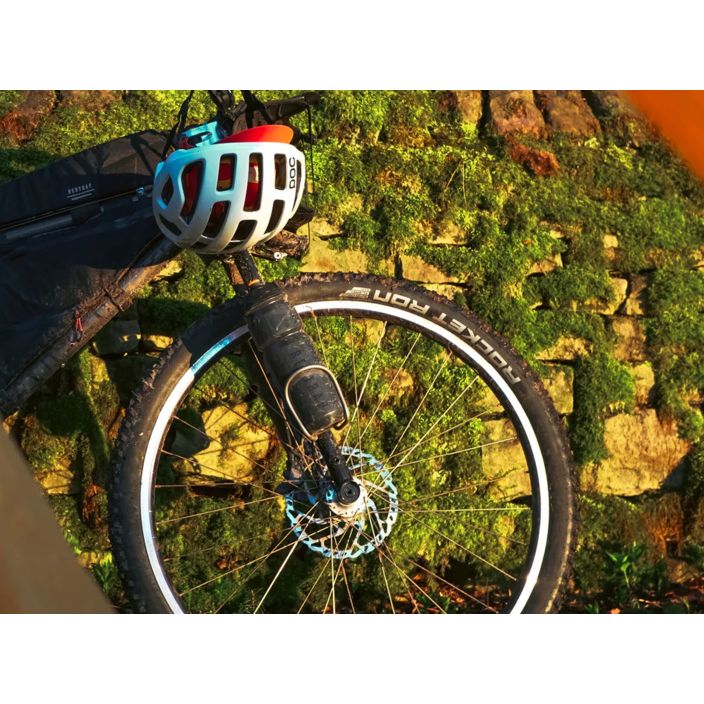 Contour Bottle - aus 100% recycelbarem, BPA/F/S und PET(E) Contour Bottle - aus 100% recycelbarem, BPA/F/S und PET(E)